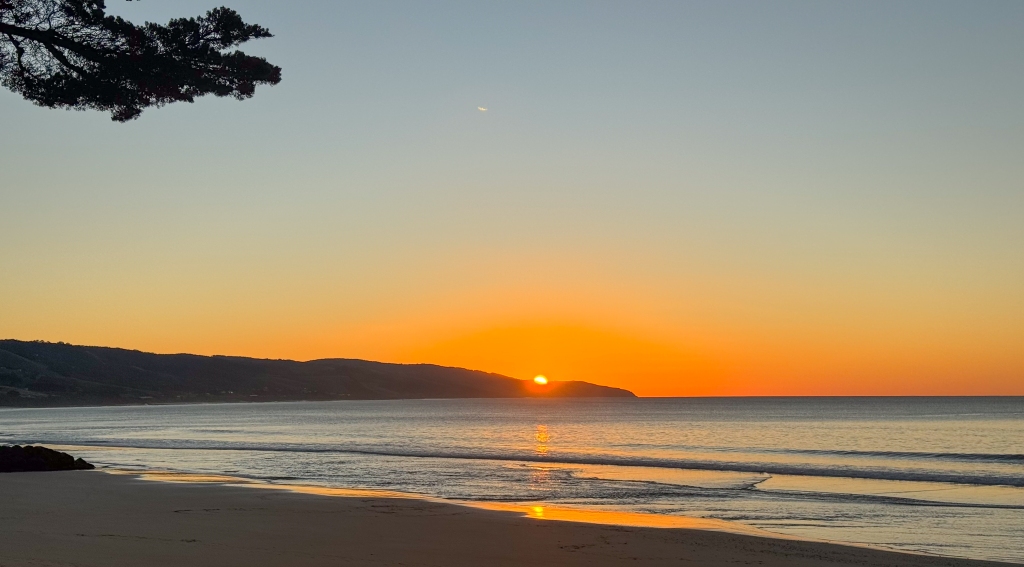 Sunrise over the sea at Apollo Bay